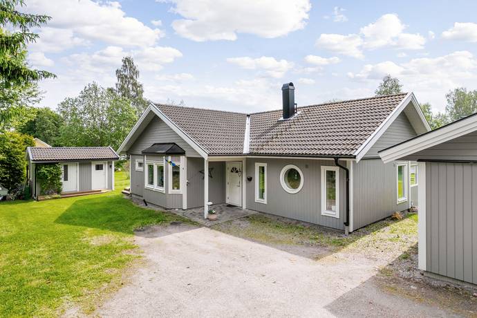 4 rum villa på Bergmossvägen 3B Bomhus, Gävle kommun - bild 1