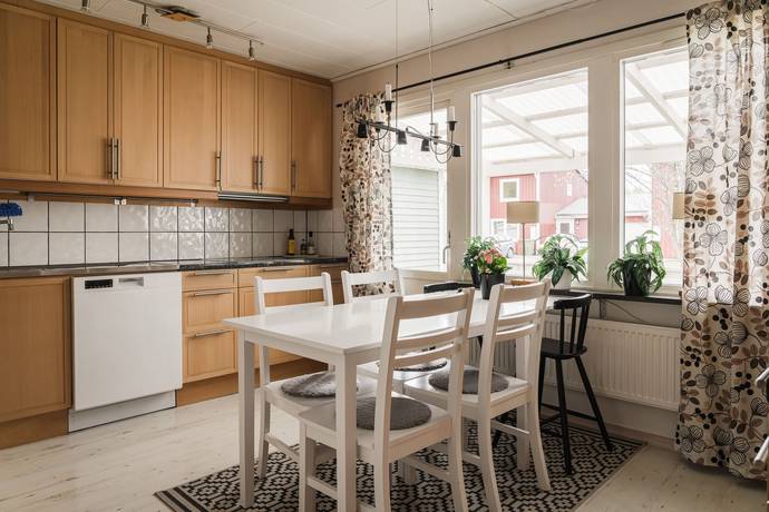 148 m² Villa på Solbackagatan 4 Annelund Piteå kommun - bild 2
