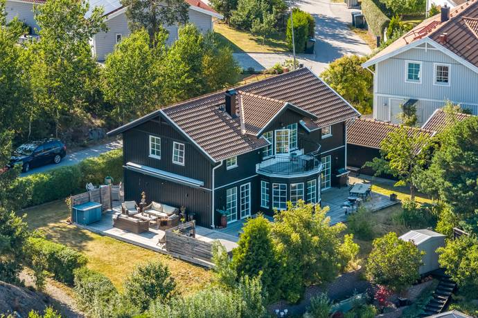 6 rum villa på Barkvägen 7 Kyrkviken, Haninge kommun - bild 1
