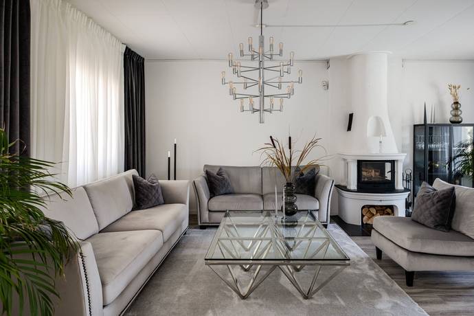 8 rum villa på Kokhusgatan 5 Norra Vallby, Västerås kommun - bild 2