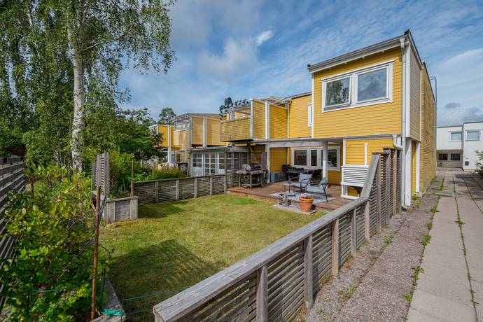 6 rum kedjehus på Rymdgatan 27 Märsta, Sigtuna kommun - bild 1