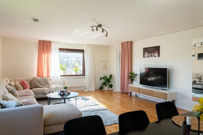 5 rum Villa på Usterstavägen 42 Näs Hallstahammars kommun - bild 4