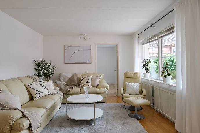 7 rum villa på Nyponstigen 112 Finninge, Strängnäs kommun - bild 3