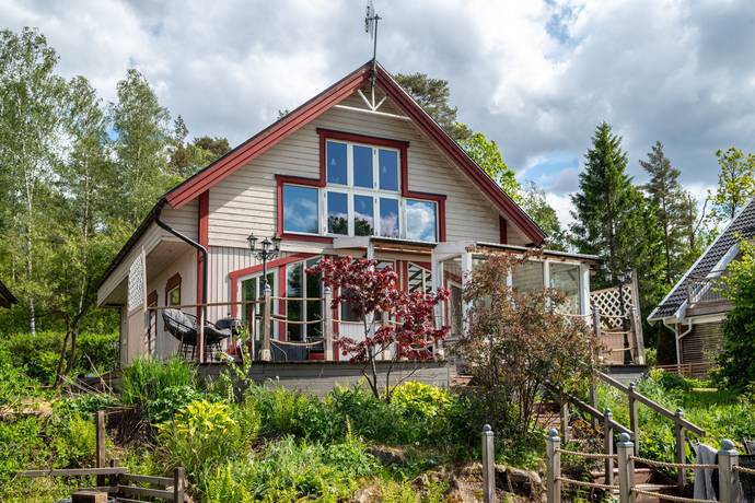 5 rum villa på Norra Älmevägen 14 Bosnäs, Borås kommun - bild 1