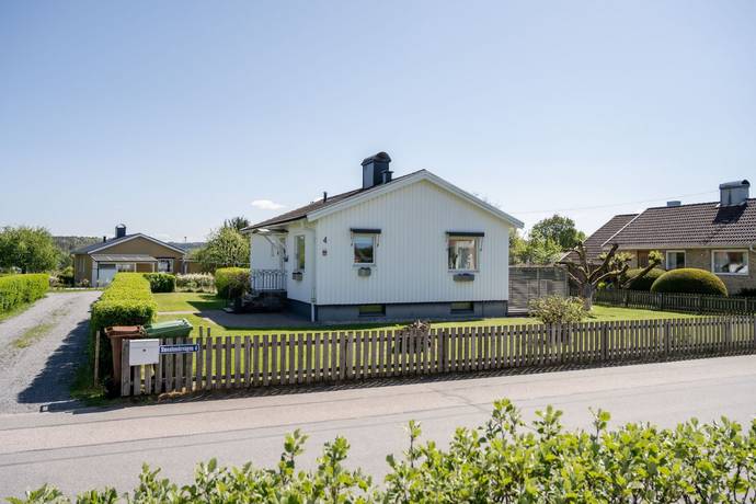 4 rum villa på Smealundsvägen 4 Kinna, Marks kommun - bild 1