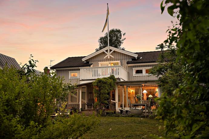 4 rum villa på Solvallavägen 8 Duvbo, Sundbybergs kommun - bild 1