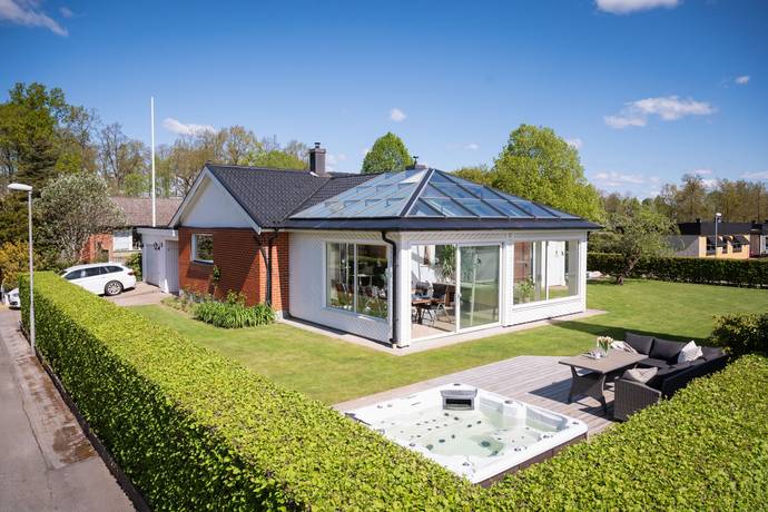 4 rum villa på Härnadsvägen 8 Ljungdala, Hässleholms kommun - bild 1