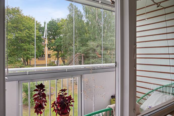 5 rum lägenhet på Kristinehamnsgatan 95 Farsta - Centrum, Stockholms kommun - bild 2