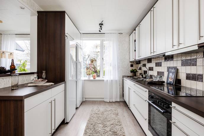 5 rum Radhus på Norra Lyckovägen 4H Hallstahammar Hallstahammars kommun - bild 4