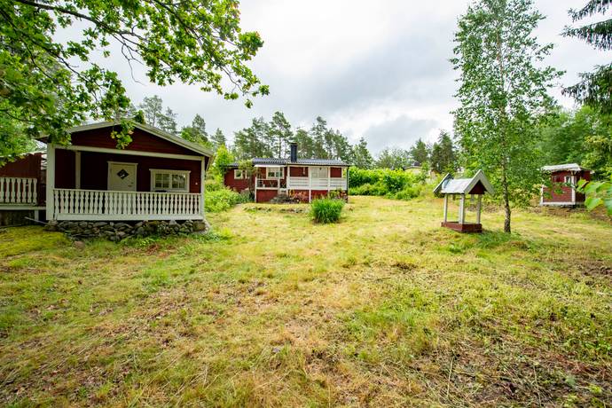 3 rum vinterbonat fritidshus på Kalkstensvägen 28 Munga, Västerås kommun - bild 1