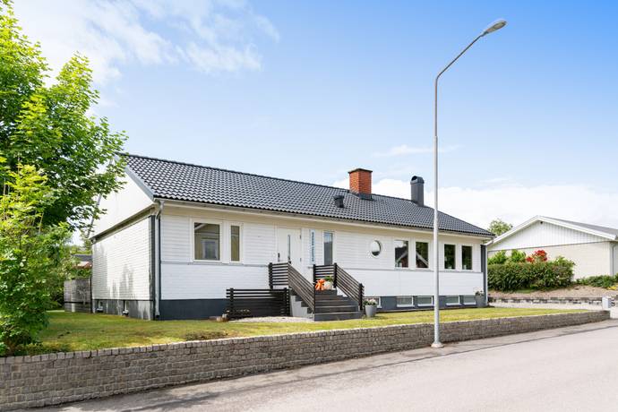 4 rum villa på Bygatan 22 Bjärnum, Hässleholms kommun - bild 1