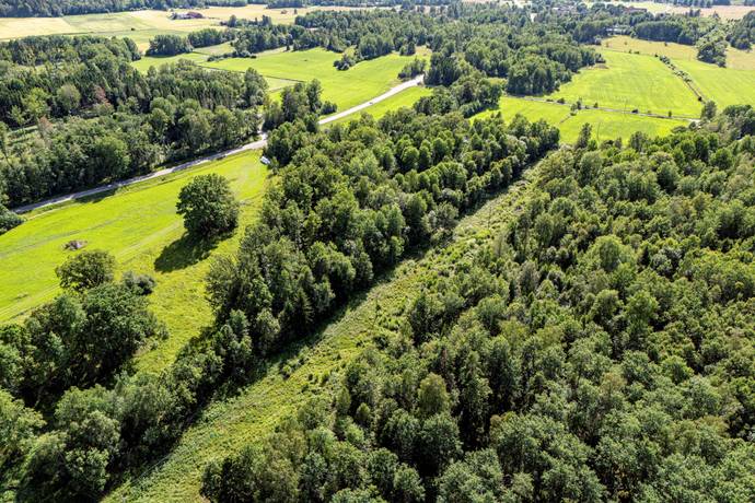 tomt på Vill du skapa ditt drömhus med tillhörande stall? Tomt utanför detaljplanerat område kan bli ditt Eskilstuna, Eskilstuna kommun - bild 2
