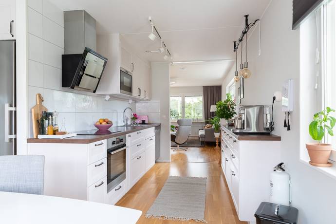 3 rum lägenhet på Syrenvägen 36 Önsta Gryta, Västerås kommun - bild 1