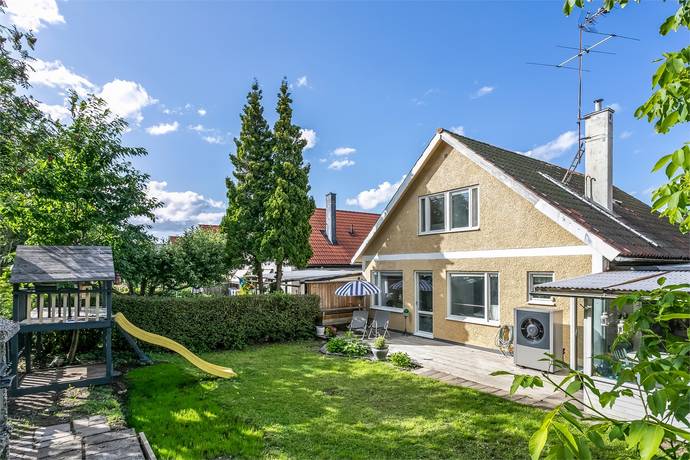 5 rum kedjehus på Dressyrvägen 8 Jakobsberg, Järfälla kommun - bild 2
