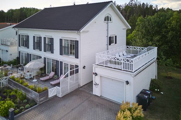 7 rum parhus på Hortensiavägen 84A Vistaberg, Huddinge kommun - bild 1