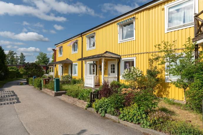 5 rum radhus på Rundan 20 G:a Tullingeberg, Botkyrka kommun - bild 1