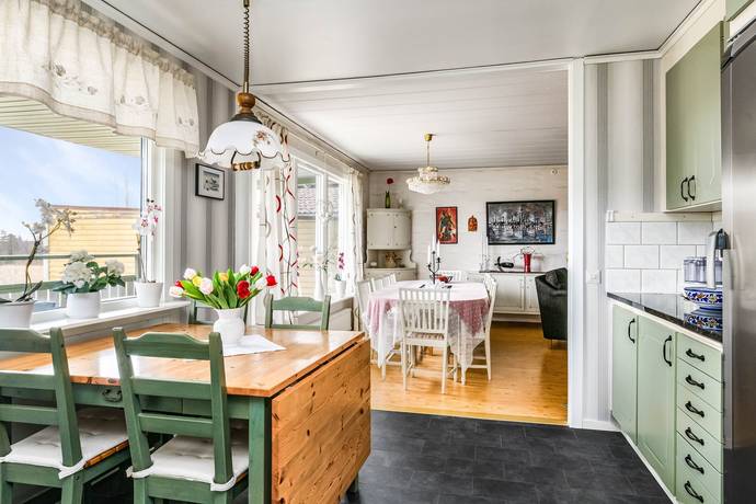 6 rum Kedjehus på Prästkragevägen 5 Norrby Fagersta kommun - bild 17