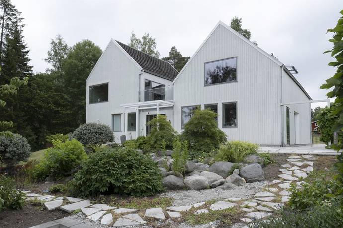 7 rum villa på Isterbergsvägen 37A Vaxholm Resarö, Vaxholms kommun - bild 1