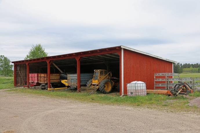 Gård med jordbruk på Govlösa Mjölby kommun - bild 12