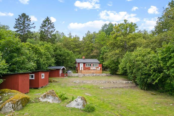 2 rum fritidshus på Kornknarrsvägen 18 Haga, Enköpings kommun - bild 1