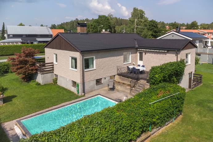 7 rum villa på Rissnavägen 29 Bromsten, Stockholms kommun - bild 2