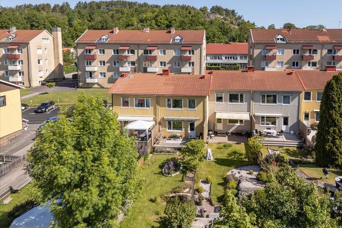 4 rum radhus på Hjortvägen 3E Bleket, Uddevalla kommun - bild 1