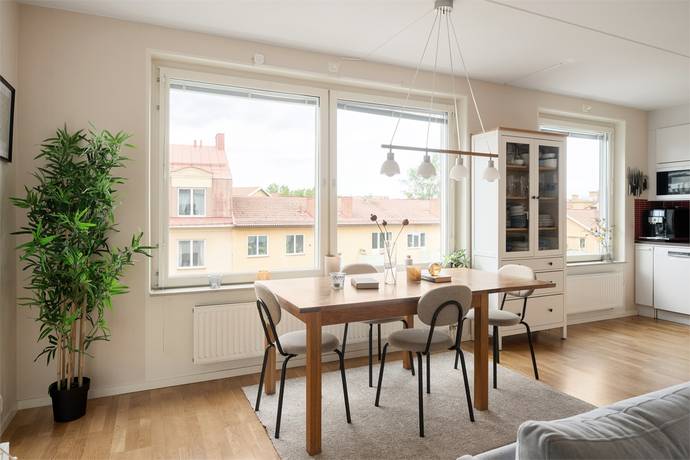4 rum lägenhet på Tellusborgsvägen 65 C Midsommarkransen, Stockholms kommun - bild 4