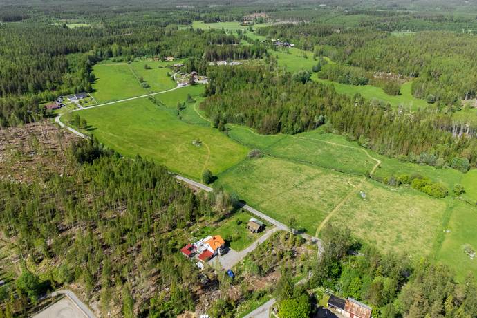 12 rum Gård utan jordbruk på Ina 231 SÖDERALA Söderhamns kommun - bild 58