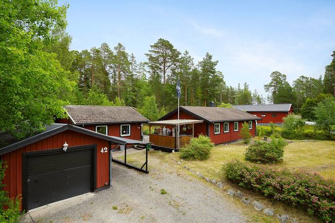3 rum villa på Södra Kopparmoravägen 42 Södra Kopparmora, Värmdö kommun - bild 1