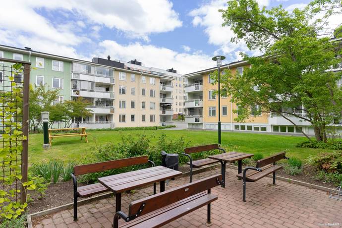 3 rum lägenhet på Myggdalsvägen 72 Tyresö Centrum, Tyresö kommun - bild 1