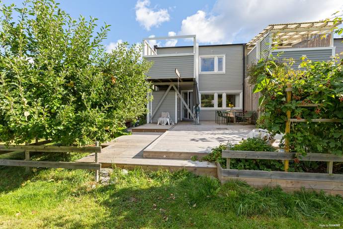 6 rum radhus på Mönstringsvägen 152 Smedby, Österåkers kommun - bild 1