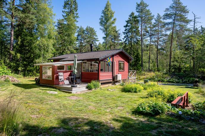 3 rum vinterbonat fritidshus på Gränsvägen 4 Malmsjöstugan, Gnesta kommun - bild 1