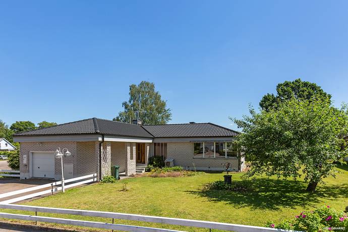 Mellangatan 1 I Vissefj rda Emmaboda Kommun Villa Till Salu Hemnet