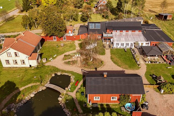 8 rum gård/skog på Gassljunga Charlottenlund Långaryd, Hylte kommun - bild 1