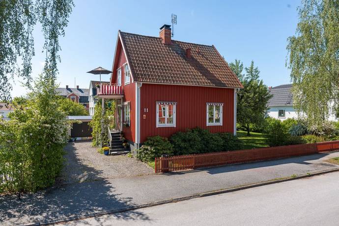 Björkallén 11, Rostastrand, Örebro kommun