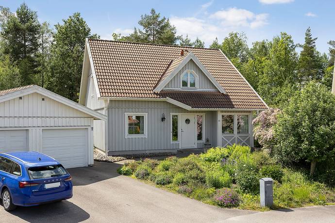 6 rum villa på Smaragdgatan 11 Eriksberg, Alingsås kommun - bild 1