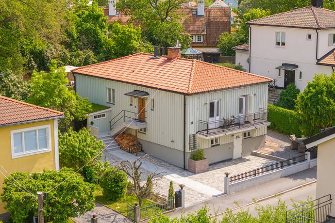 6 rum villa på Vintervägen 18 Gamla Råsunda, Solna kommun - bild 1