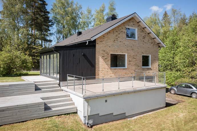 9 rum villa på Alingsåsvägen 84 Sjömarken, Borås kommun - bild 1