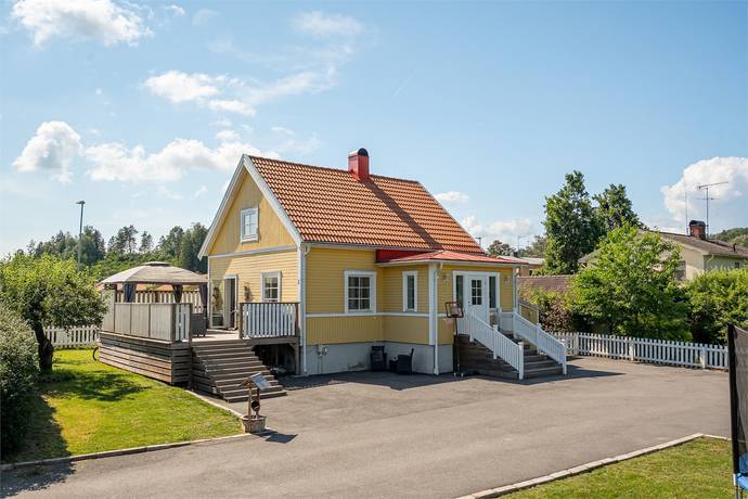 3 rum villa på Mölna Fabriksväg 2 Vagnhärad, Trosa kommun - bild 1