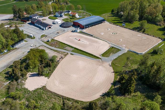6 rum gård/skog på Svinnegarns-Lundby gård 1 Enköping, Enköpings kommun - bild 1