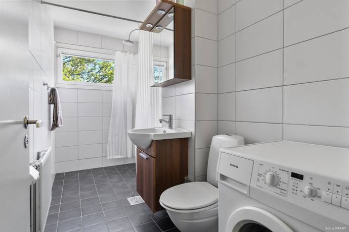 3 rum lägenhet på Ljuskärrsvägen 100 Saltsjöbaden / Ljuskärrsberget, Nacka kommun - bild 2