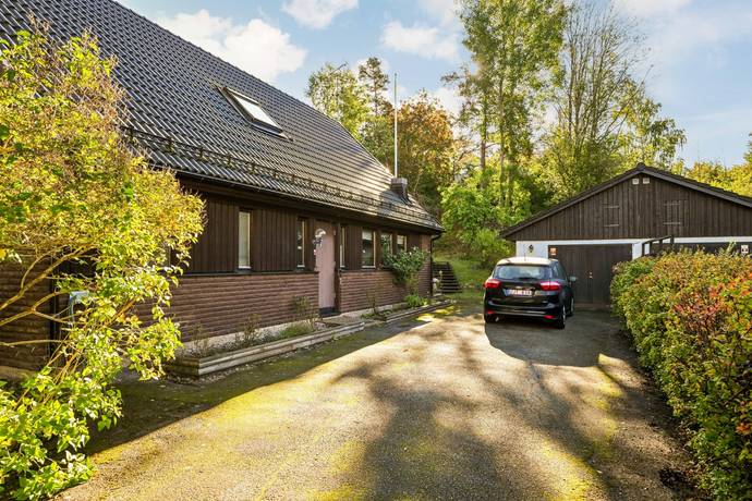 Drottningvägen 14B, Stortorp, Huddinge kommun