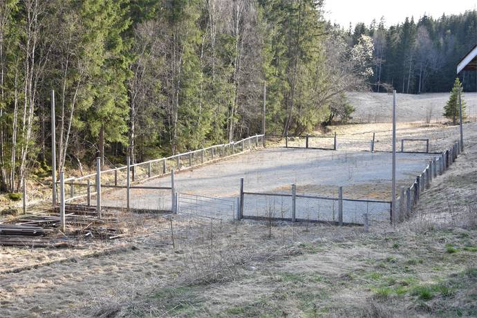 11 rum gård/skog på Upprann Rönningen 1 Västra Fågelvik, Årjängs kommun - bild 3