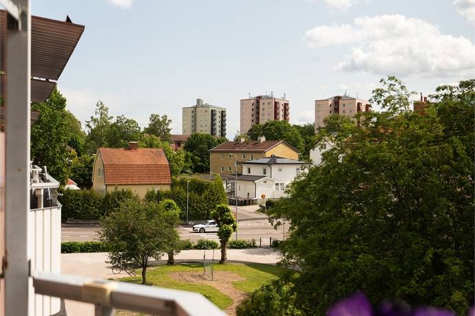 2 rum lägenhet på HAGAGRÄND 17 Haga, Västerås kommun - bild 2