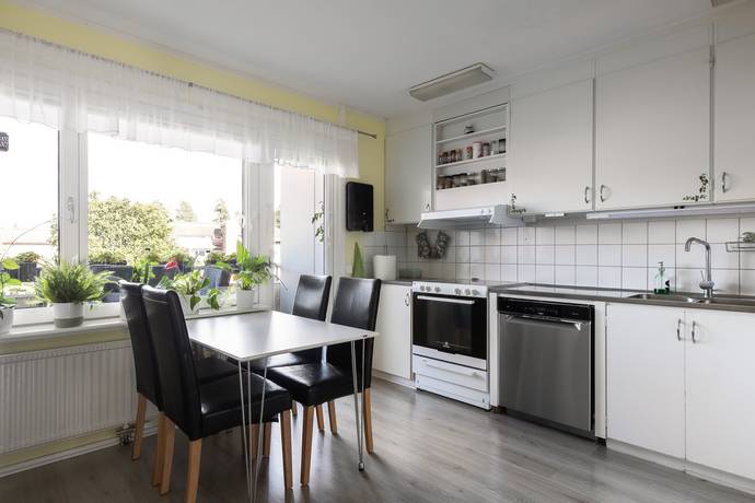 3 rum lägenhet på Akaciastigen 12 Bråten Park, Mariestads kommun - bild 2