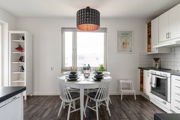 3 rum Lägenhet på Tomtebogatan 6C Slagsta Eskilstuna kommun - bild 2