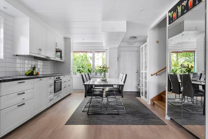 4 rum radhus på BORGÅGATAN 14 Akalla, Stockholms kommun - bild 1
