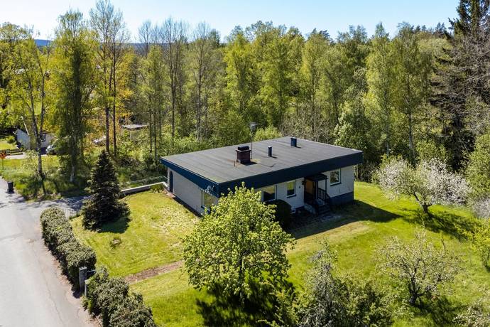 8 rum Villa på Valbacksvägen 13 Ingatorp Eksjö kommun - bild 2
