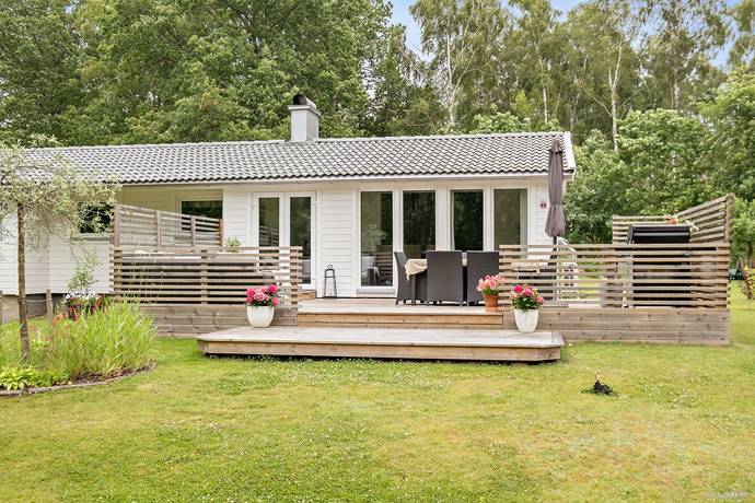 4 rum villa på Knutsgårdsvägen 14 Hölminge, Ljungby kommun - bild 1