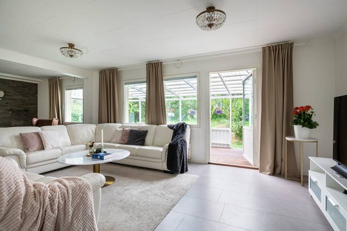 6 rum villa på Svensborgsvägen 18 Stuvsta, Huddinge kommun - bild 3